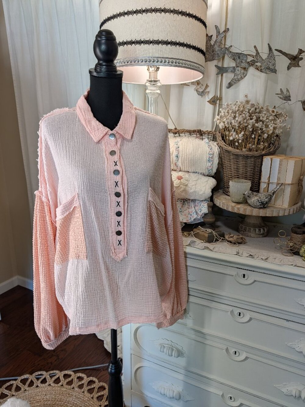 PEACHY KISS GAUZE & WAFFLE KNIT HENLEY
